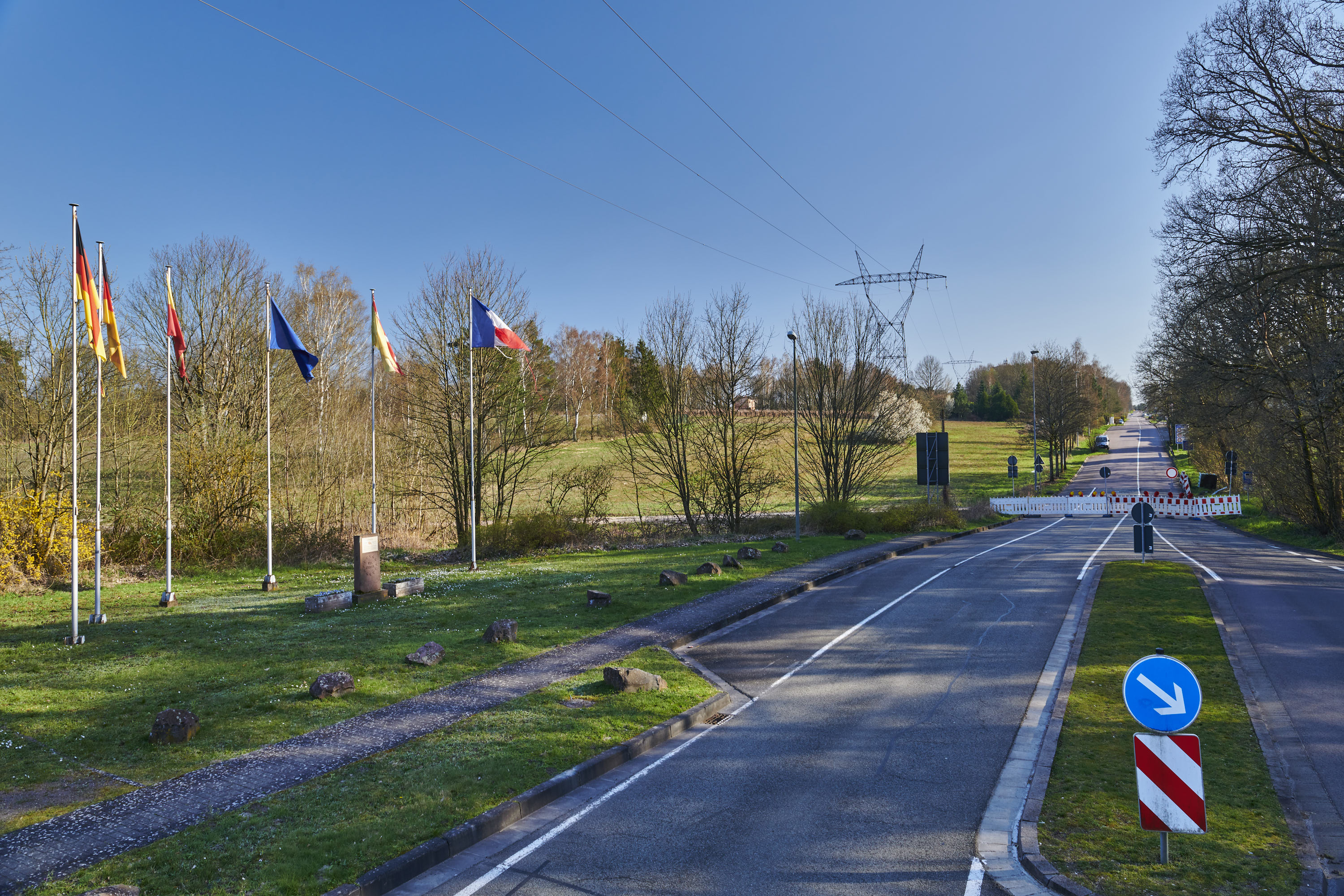 Immer noch: Grenzübergange in Corona-Zeiten..., Saarland, Lothringen, Luxemburg — Perspektive 88
