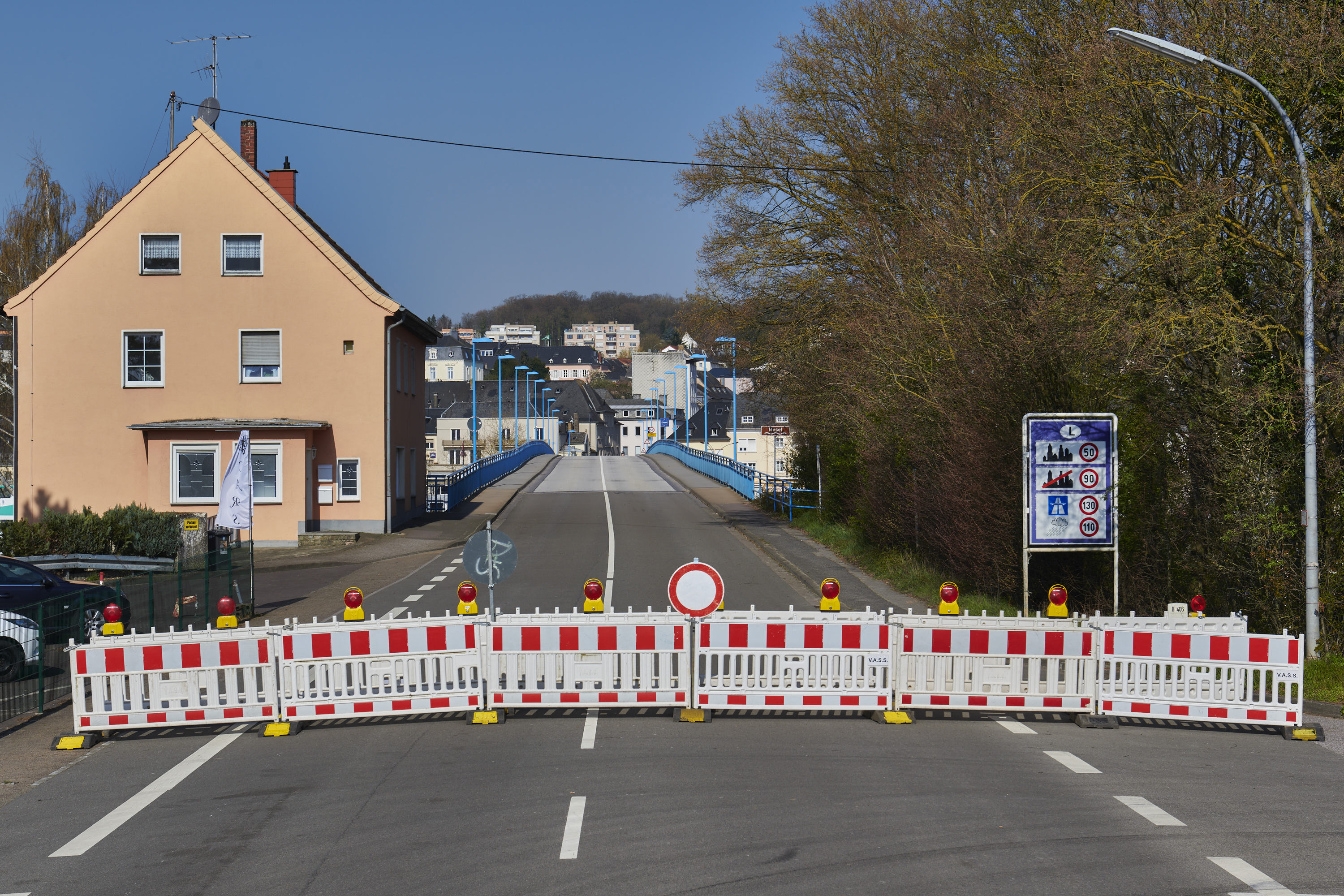 Immer noch: Grenzübergange in Corona-Zeiten..., Saarland, Lothringen, Luxemburg — Perspektive 128