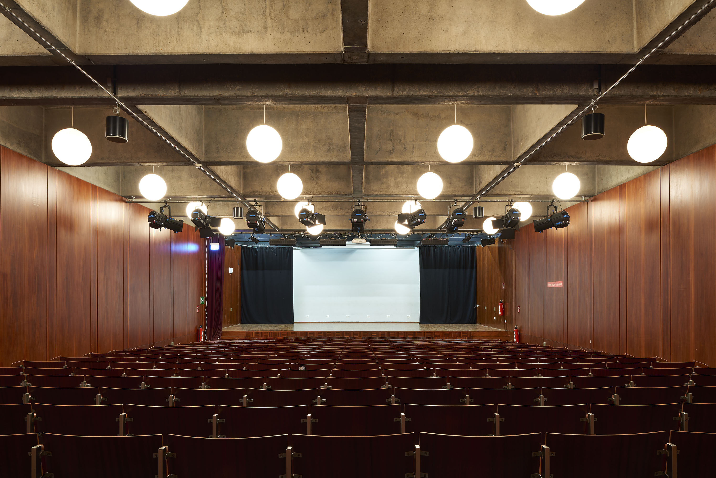Fotografische Dokumentation der Mensa der Universität des Saarlandes, Saarbrücken, Saarland — Perspektive 8