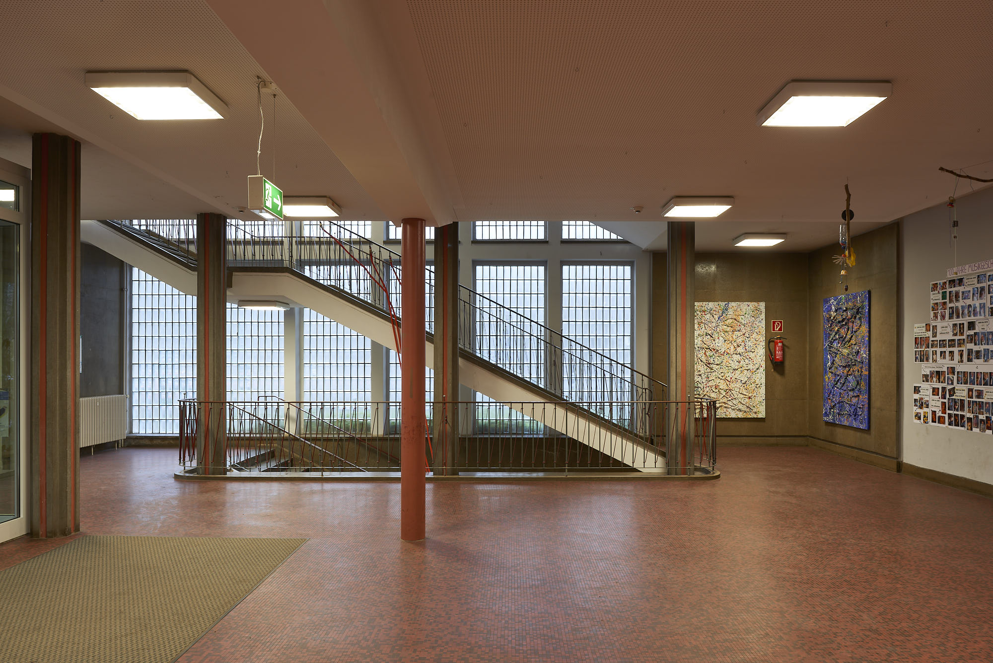 Fotografische Dokumentation der Grundschule Saarbrücken-Ost, Saarbrücken, Saarland — Blick 5