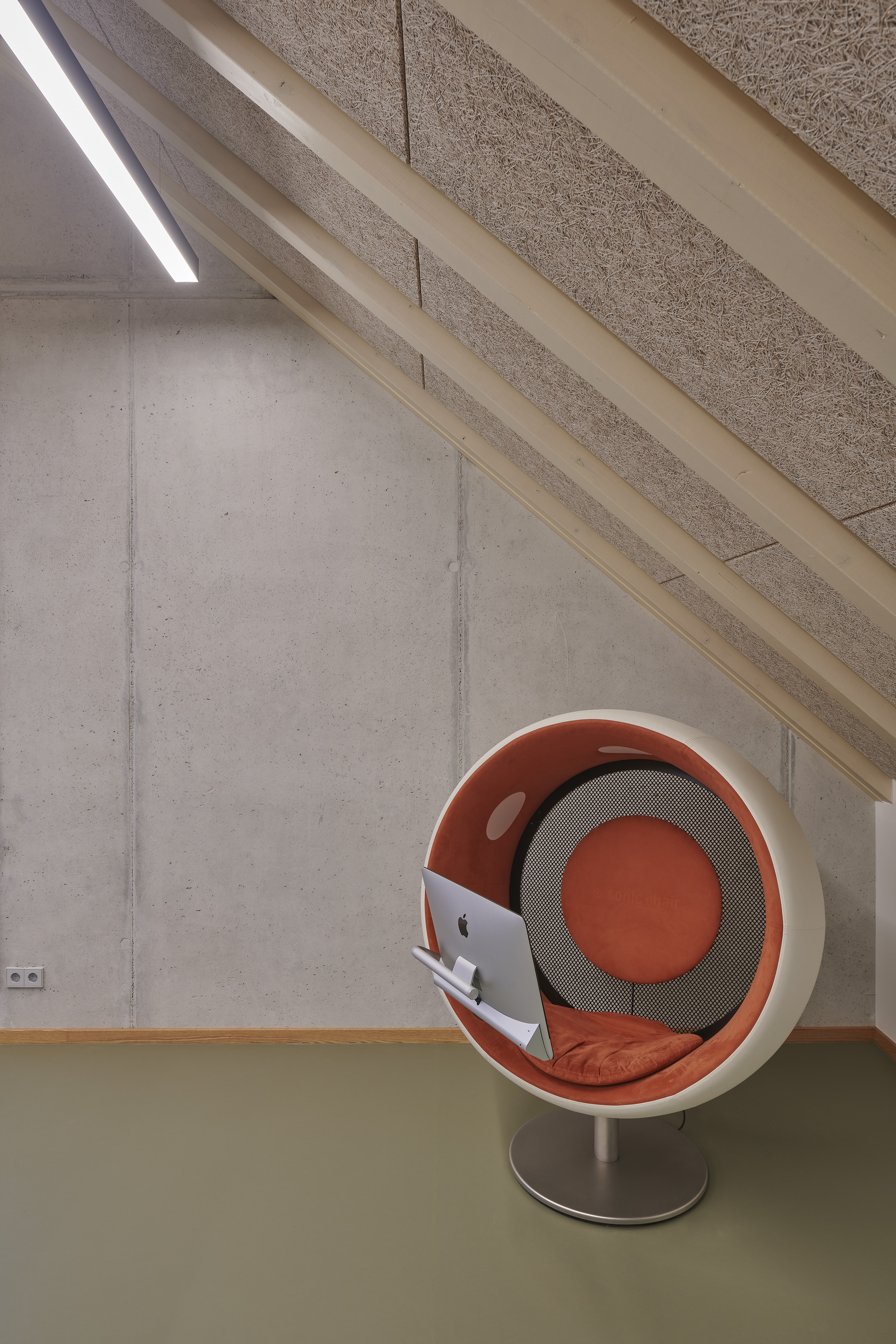 Stadtteilbibliothek Berlin-Rudow — »Sonic Chair« in der Jugendbibliothek