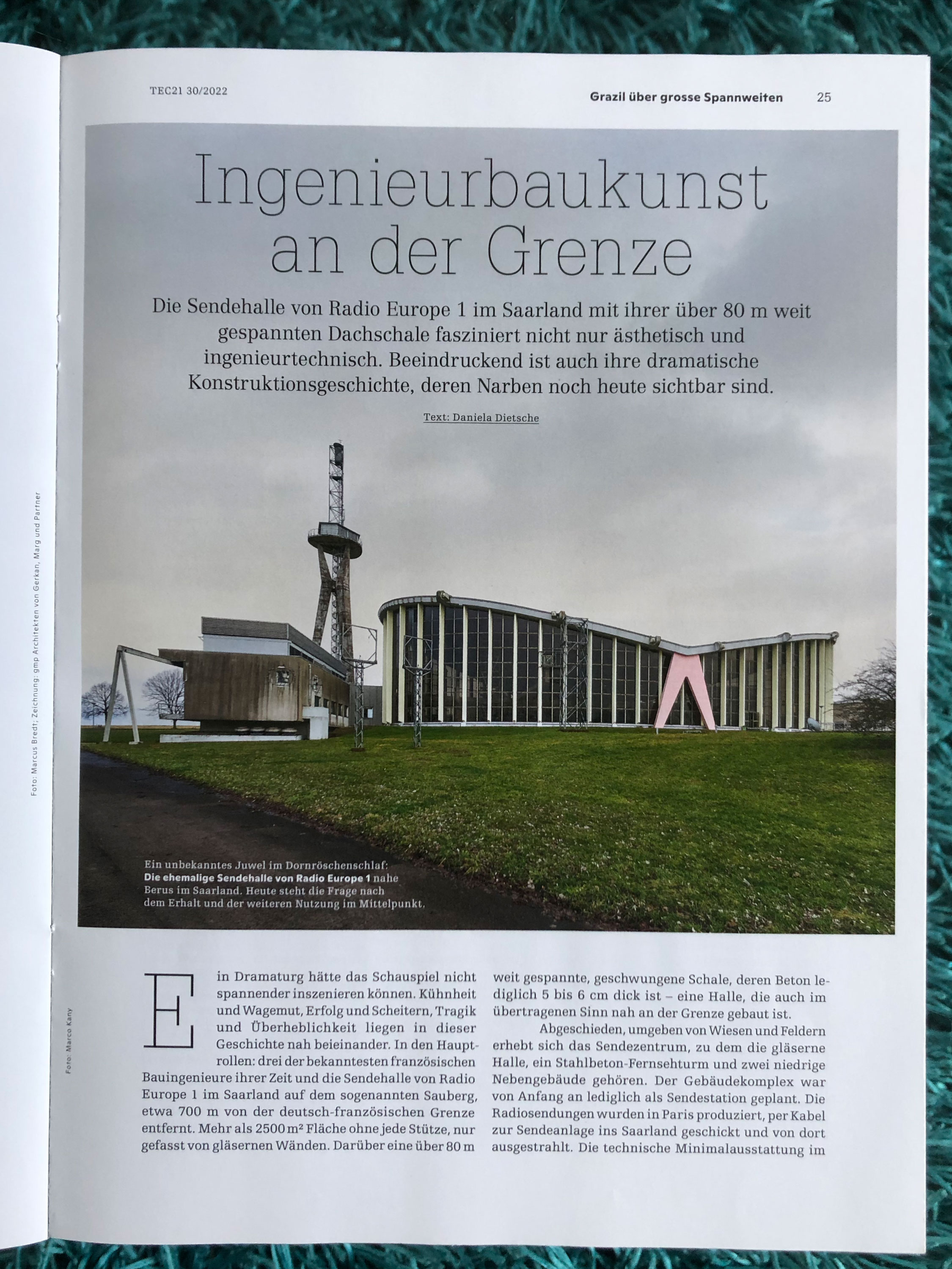 Titelfoto der Schweizerischen Bauzeitung TEC21 — Auch Daniela Dietsches Artikel »Ingenieurbaukunst an der Grenze« eröffnet mit einem Foto von mir